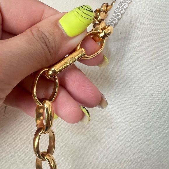CHANEL GOLD PLATED VINTAGE COCO NECKLACE - Picture 6 of 11